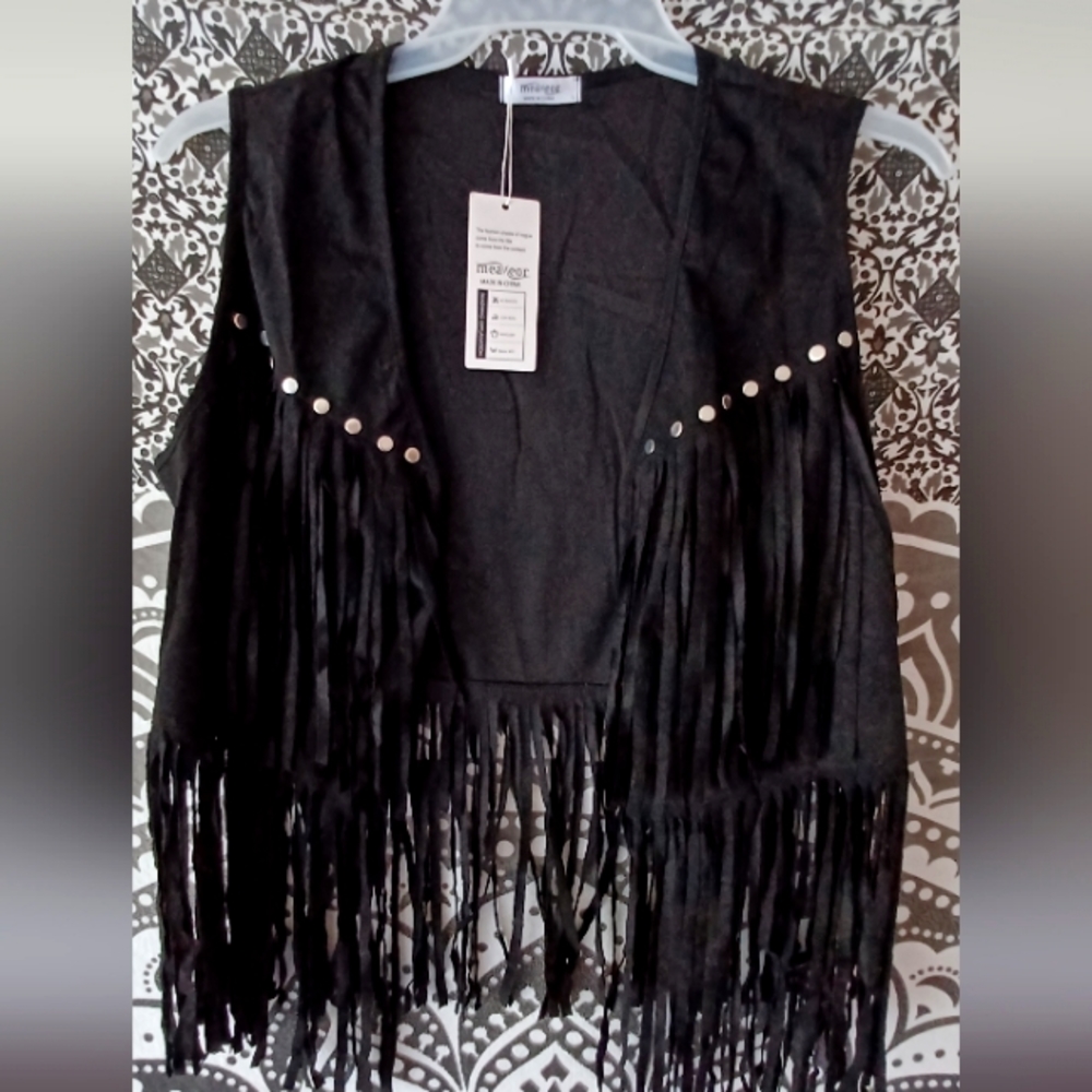 Measeor New with Tags womans size Large black vest boho western vegan suede cute